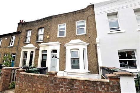 Carr Road, London E17. . 1 bedroom flat to rent in walthamstow bills included